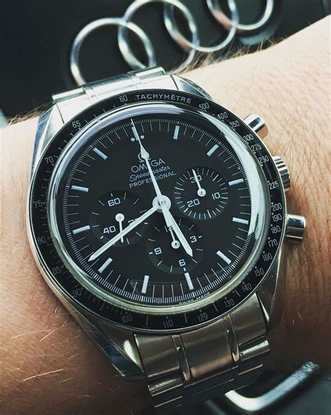 pre owned omega speedmaster moon watch|Omega Speedmaster moonwatch usato.